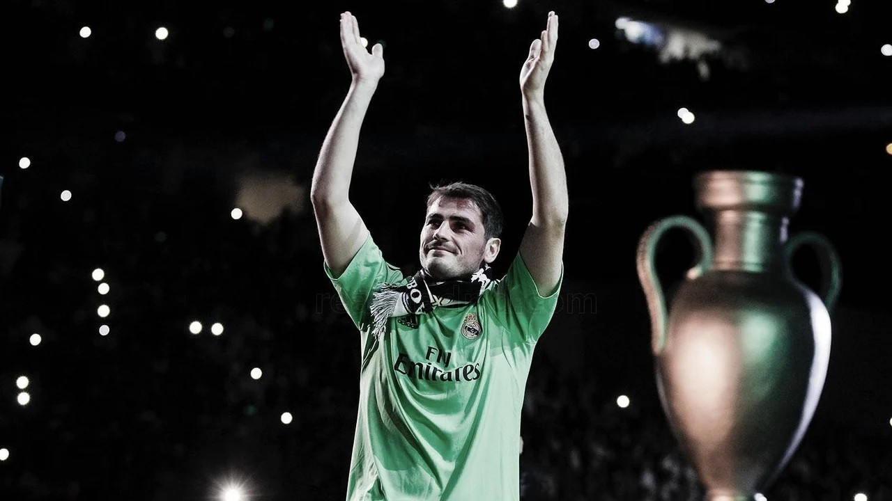 Ídolo
de Real Madrid e Seleção Espanhola, goleiro Casillas anuncia aposentadoria Ídolo
de Real Madrid e Seleção Espanhola, goleiro Casillas anuncia aposentadoria