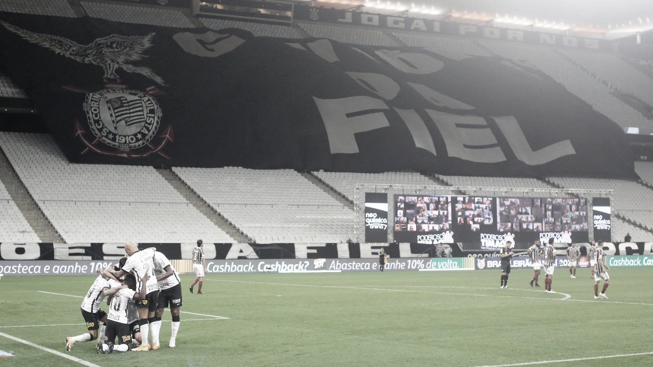 Evolução defensiva e goleada: impressões da vitória do Corinthians sobre o Fluminense