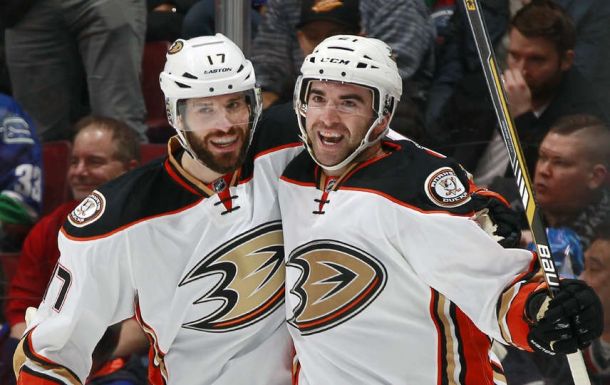 Anaheim Ducks Shutout Vancouver Canucks, Keep Rolling Through The Western Conference