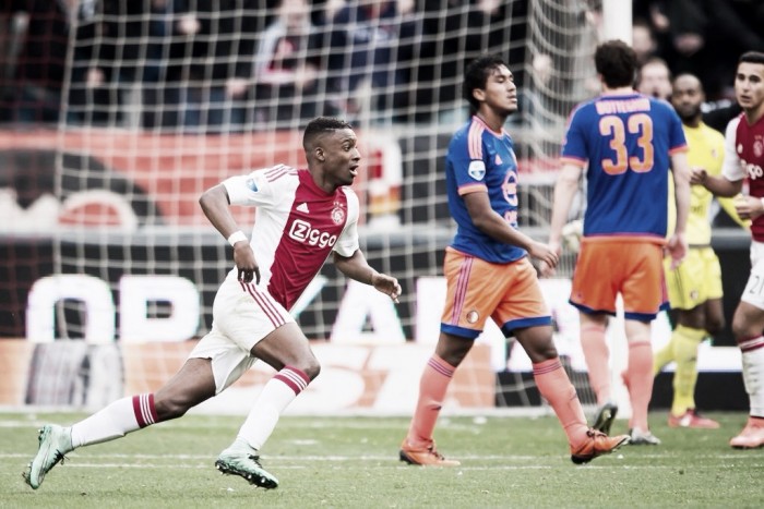 El Ajax recurre al factor campo para remontarle al Feyenoord