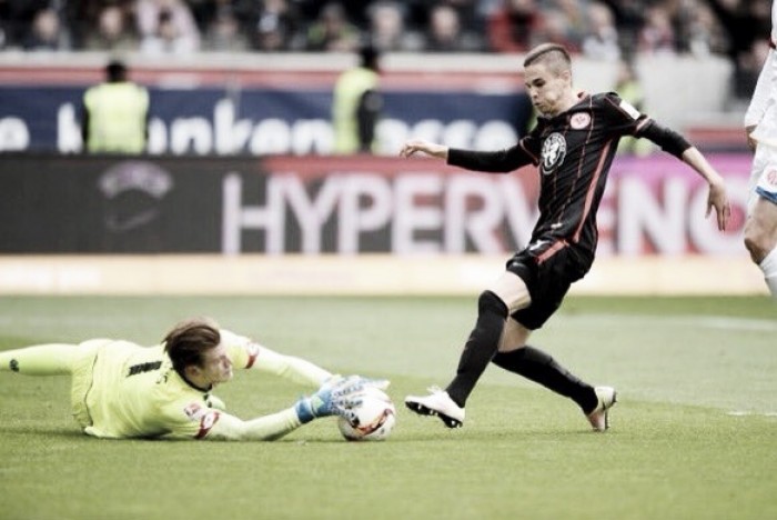 El Eintracht mantiene sus esperanzas de permanencia