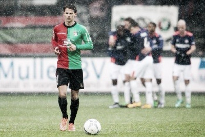 Un PSV notable se impone en Nijmega, y recupera el liderato