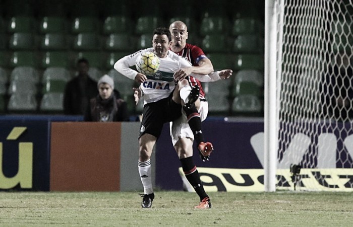 Zagueiro Maicon lamenta empate do São Paulo contra Coritiba: "Merecíamos a vitória"