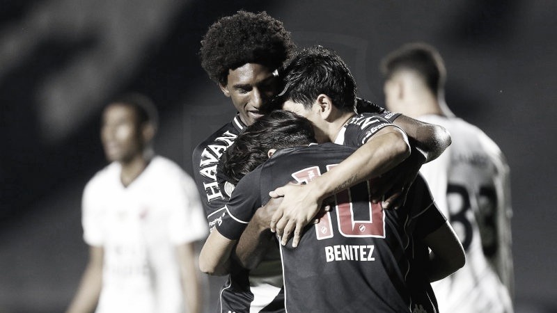 Vasco
quebra sequência sem vitórias, bate Athletico-PR e retorna ao G-4 do Brasileirão Vasco
quebra sequência sem vitórias, bate Athletico-PR e retorna ao G-4 do Brasileirão