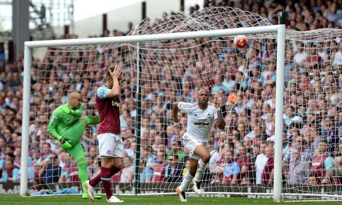 Tonfo West Ham, lo Swansea vince per 1-4