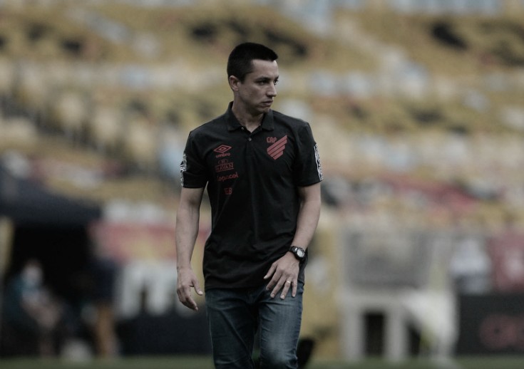 Técnico Eduardo Barros avalia derrota para o Flamengo: "Não marcar faz a diferença"