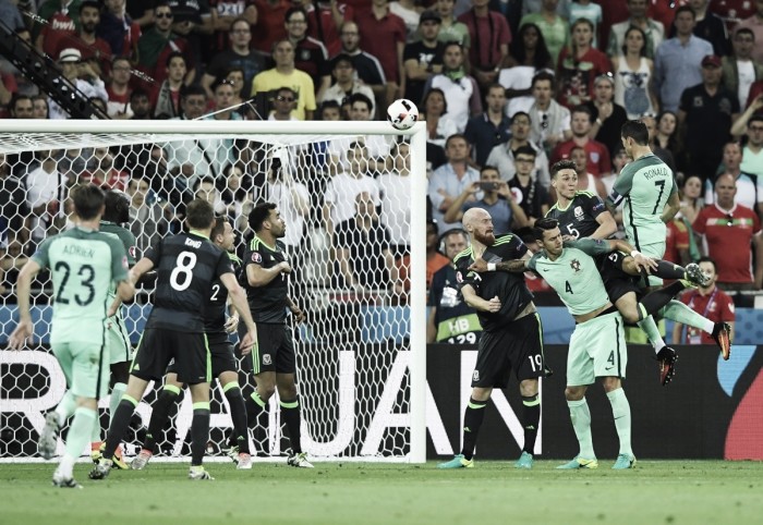 Eurocopa en blanco: Cristiano, de cabeza a la final