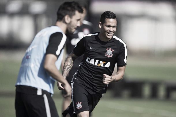 Com lesão no joelho, Luciano desfalca Corinthians até o fim do Brasileiro
