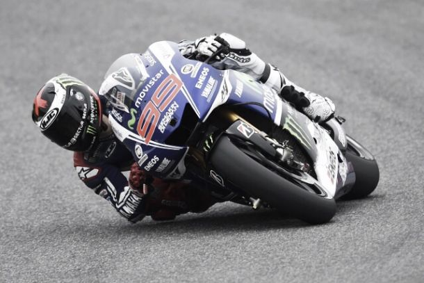 MotoGP, Sepang: Lorenzo guida le seconde libere con pista bagnata