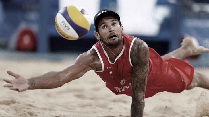 Melhores momentos Wickler/Thole x Krasilnikov/Stoyanovskiy no vôlei de praia masculino (0-2) Melhores momentos Wickler/Thole x Krasilnikov/Stoyanovskiy no vôlei de praia masculino (0-2)