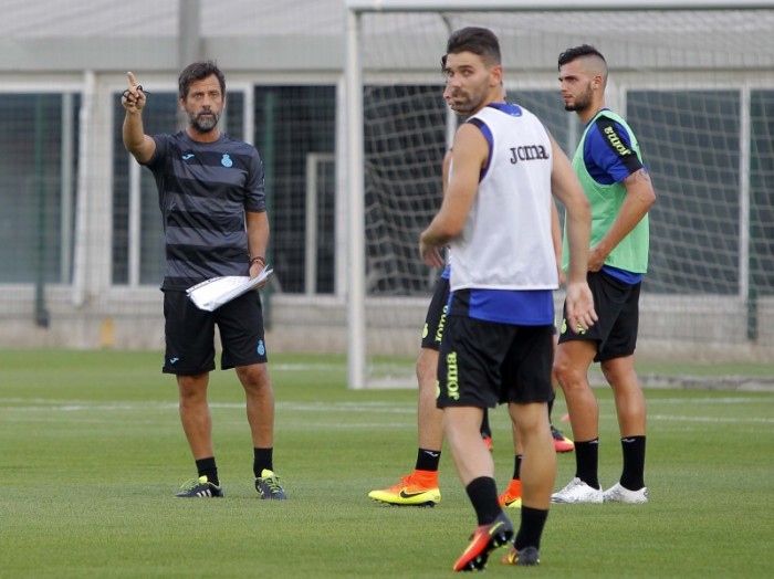 Quique Sánchez Flores dirige su primer entrenamiento con el Espanyol