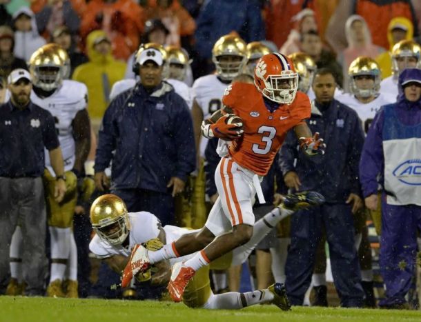 Notre Dame Fighting Irish Fall to the Clemson Tigers 24-22