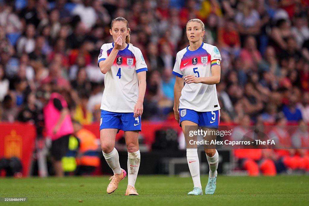 España supera a Inglaterra 2-1 en un emocionante duelo de la Nations League Femenina