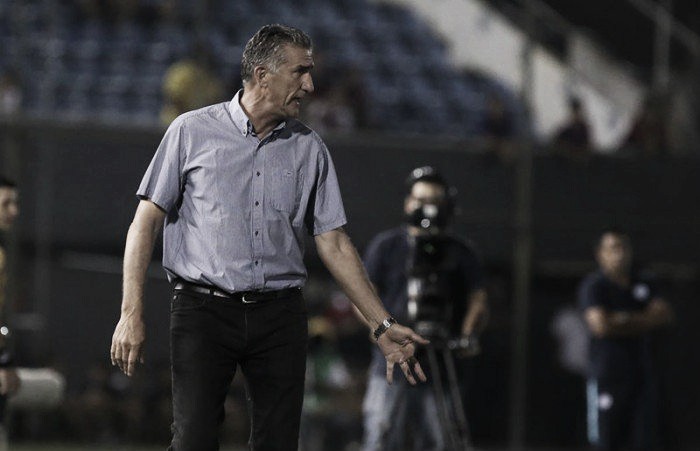 Edgardo Bauza ressalta vitória, mas reconhece falta de ritmo do São Paulo