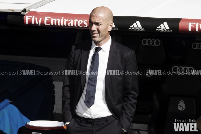 Zidane: "Benzema se queda trabajando después de los entrenamientos"