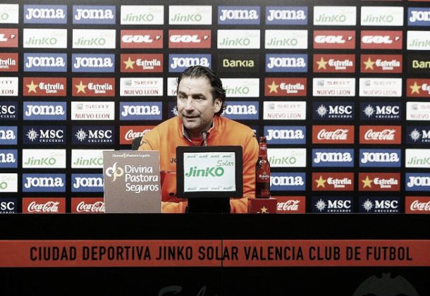 Pizzi: "Vamos a estar al límite para que el Valencia siga en la Copa"
