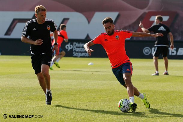 El Valencia realiza el último entrenamiento antes de viajar a Austria