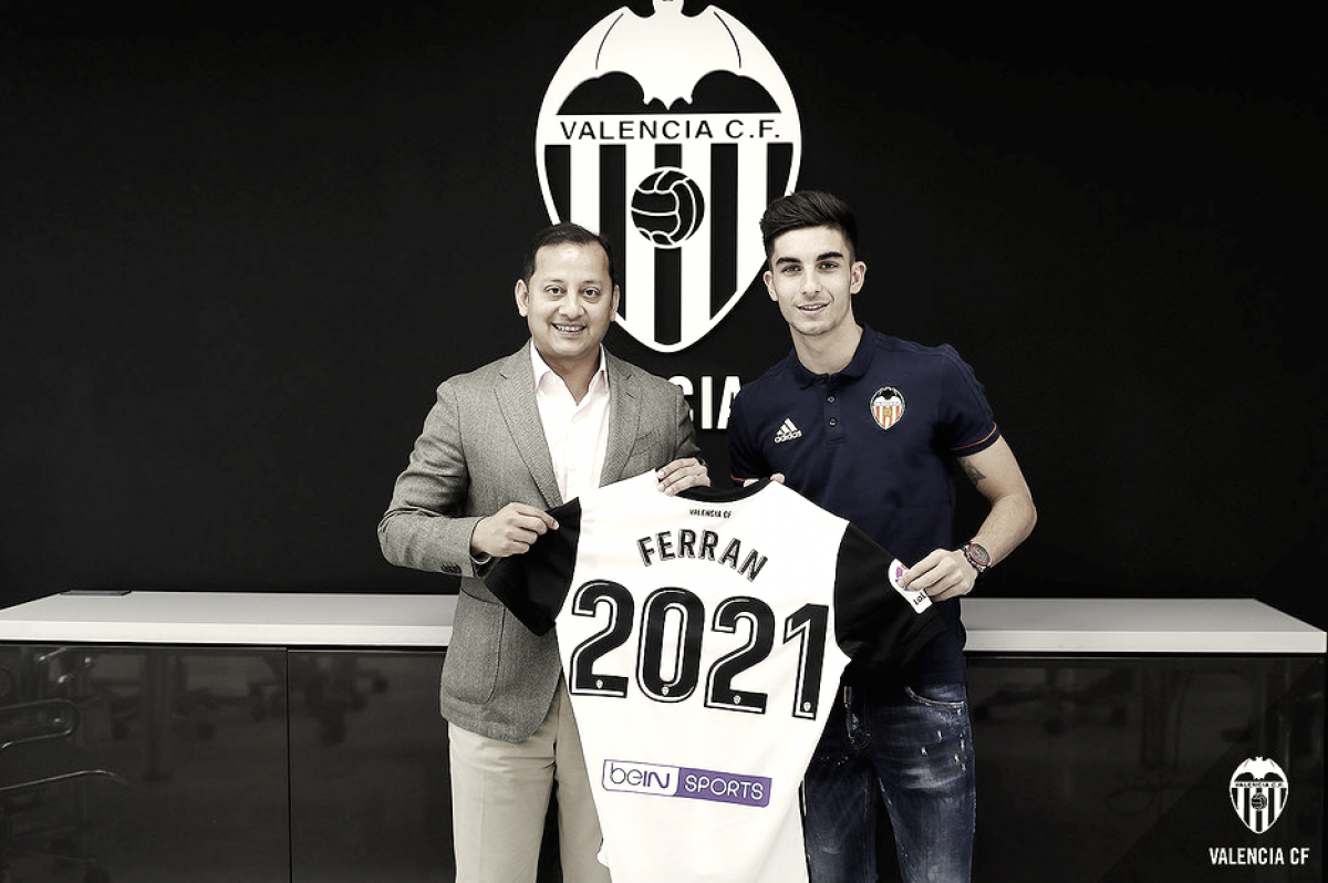 Ferran Torres apuesta por el Valencia y el club por su calidad