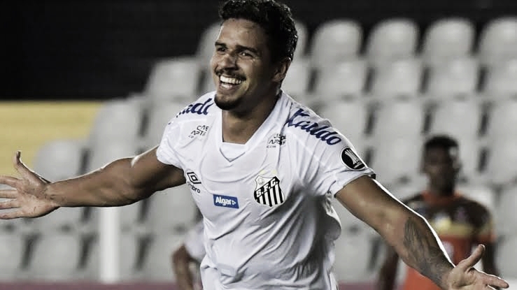 Com janela fechada, Lucas Veríssimo permanece no Santos apesar de interesse do Porto