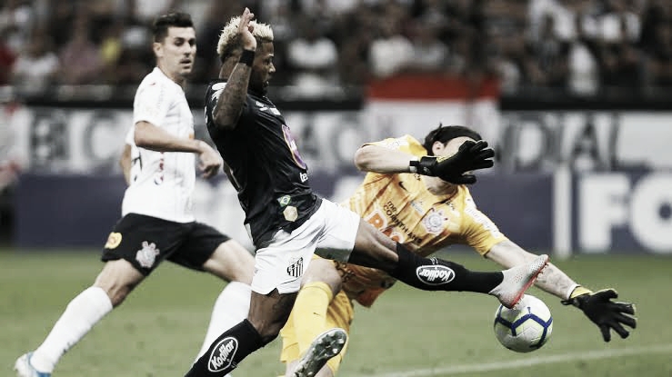 Pressionado, Corinthians recebe embalado, mas desfalcado Santos