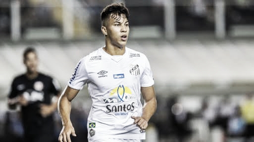 Atacante Kaio Jorge testa positivo para Covid-19 e desfalca Santos Atacante Kaio Jorge testa positivo para Covid-19 e desfalca Santos