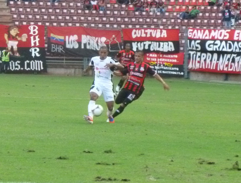 CD Lara cayó 0-3 en su debut frente al Zamora FC