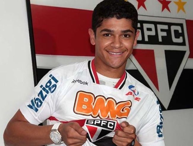 Volante Denilson rompe contrato com o Arsenal Volante Denilson rompe contrato com o Arsenal