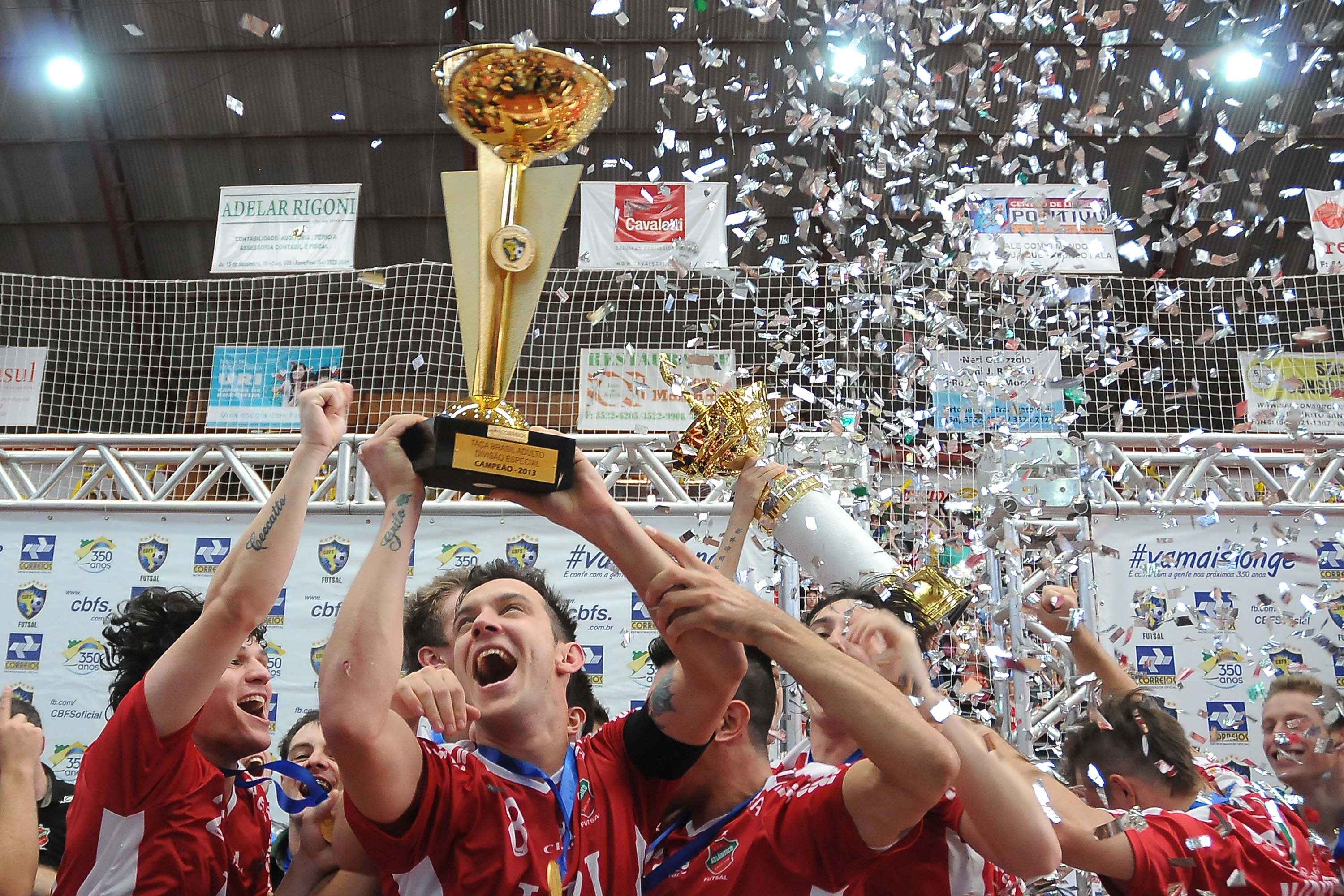Em casa, Atlântico Erechim-RS é campeão da Taça Brasil de Futsal