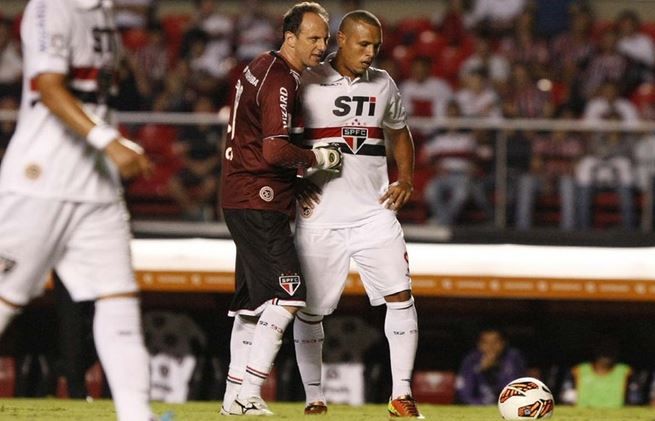 Segundo jornalista, Rogério Ceni e Luis Fabiano não se falam mais Segundo jornalista, Rogério Ceni e Luis Fabiano não se falam mais
