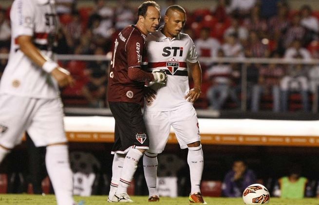 Segundo jornalista, Rogério Ceni e Luis Fabiano não se falam mais