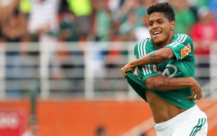Paulo Nobre confirma que Palmeiras tem interesse em comprar Leandro