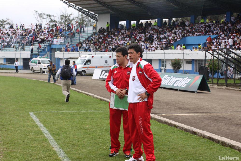 Vélez se queda Vélez se queda