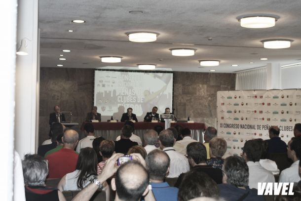 Javier Tebas se reune con las federaciones de peñas del fútbol español