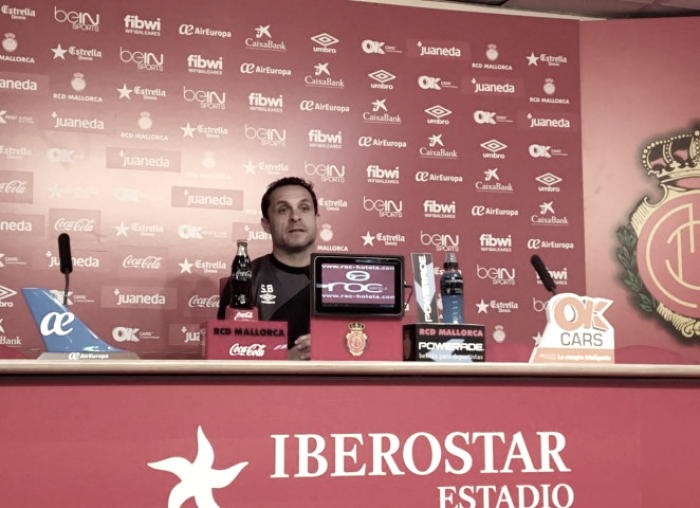 Sergi Barjuan: "Hacer ver a los jugadores lo que se están jugando es cosa mía"