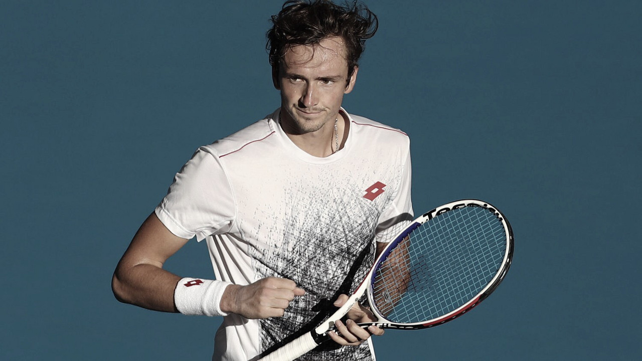 Daniil Medvedev deja a Raonic en la cuneta Daniil Medvedev deja a Raonic en la cuneta
