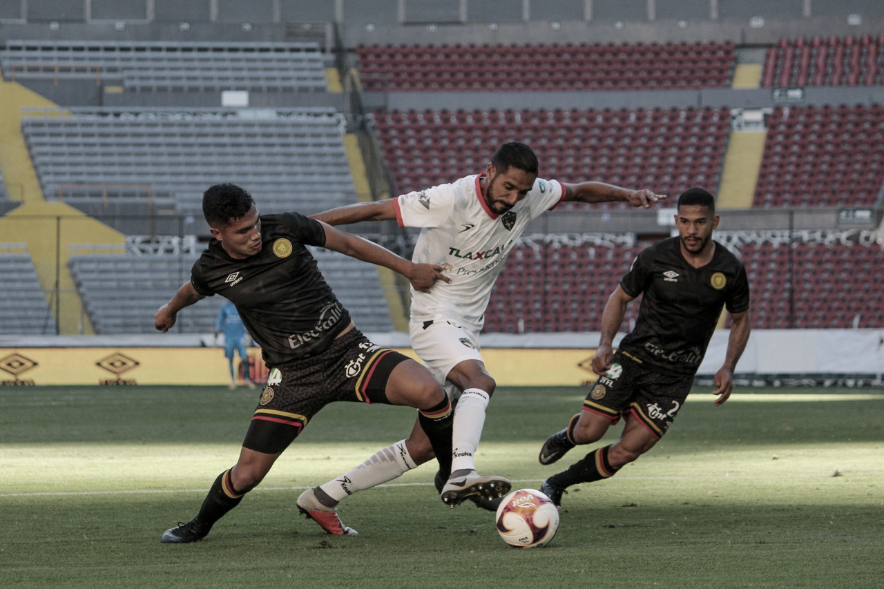 Leones Negros deja escapar el triunfo ante Tlaxcala Leones Negros deja escapar el triunfo ante Tlaxcala