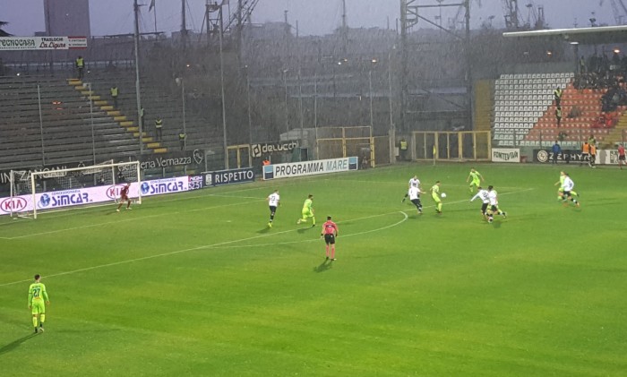 Serie B - Lo Spezia travolge il Pescara: 4-0 al Picco