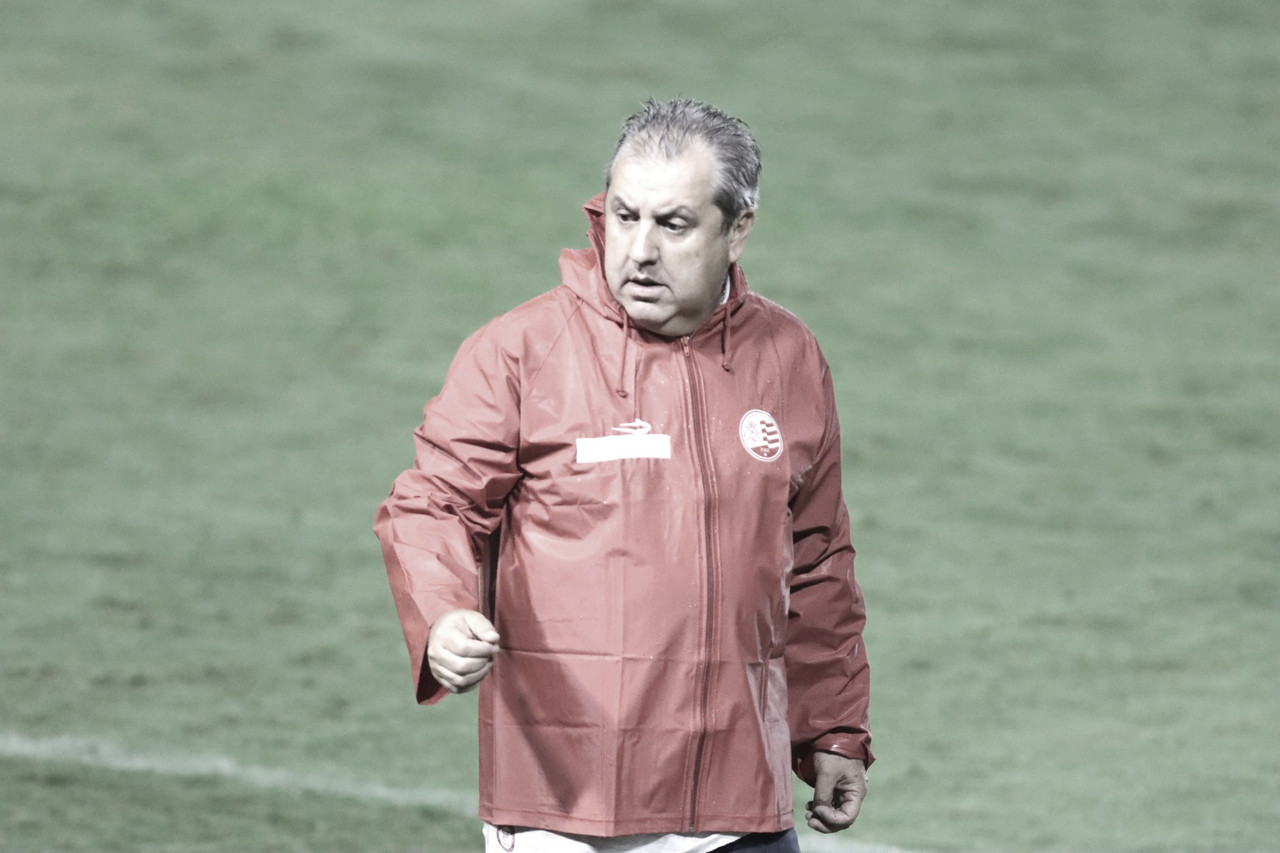Em sua estreia no Náutico, Gilson Kleina lamenta empate e destaca poder de reação Em sua estreia no Náutico, Gilson Kleina lamenta empate e destaca poder de reação