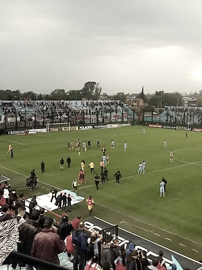 Navegando en un empate Navegando en un empate