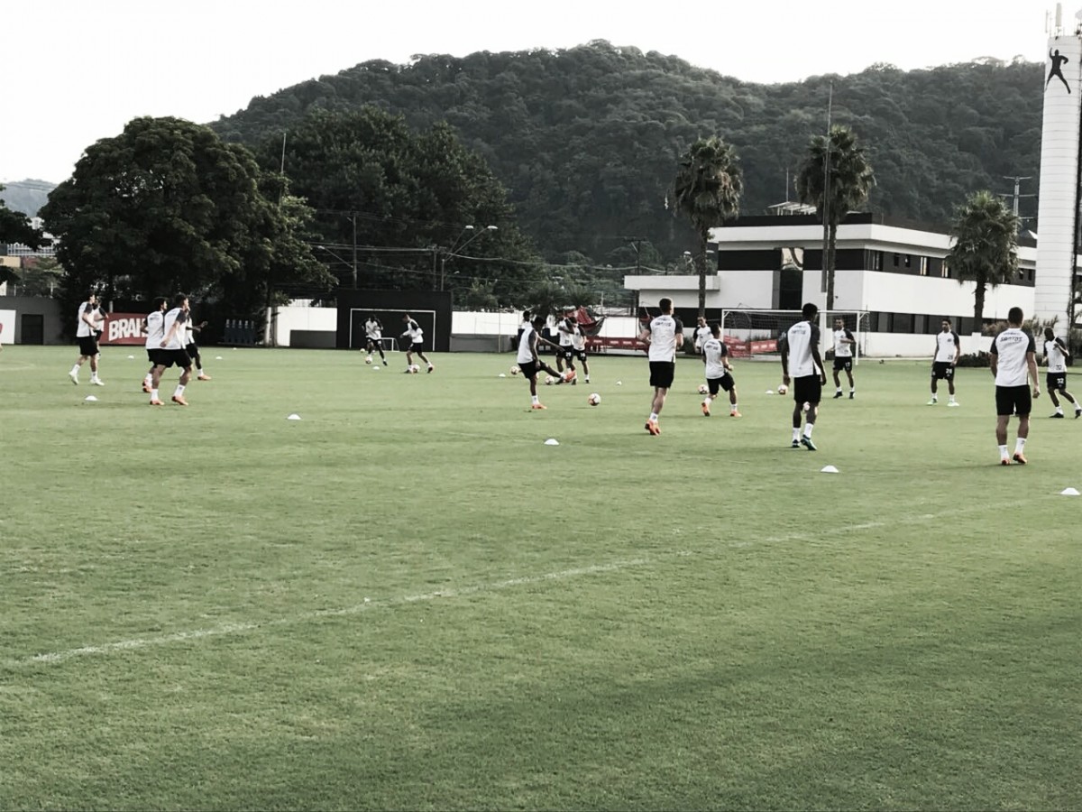 Com ausências de Sasha e Arthur Gomes, Santos faz último treino antes de enfrentar Estudiantes Com ausências de Sasha e Arthur Gomes, Santos faz último treino antes de enfrentar Estudiantes
