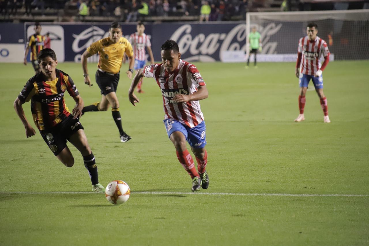 Empate esperanzador para los Leones Negros 