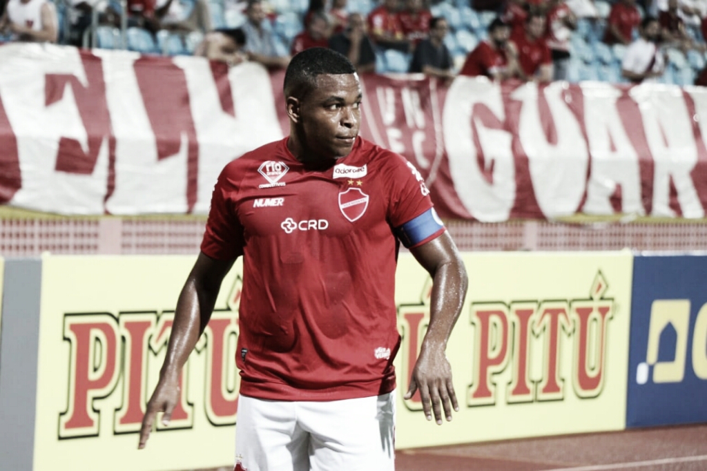 Em Goiás, Paraná busca empate no fim contra Vila Nova na abertura da Série B Em Goiás, Paraná busca empate no fim contra Vila Nova na abertura da Série B