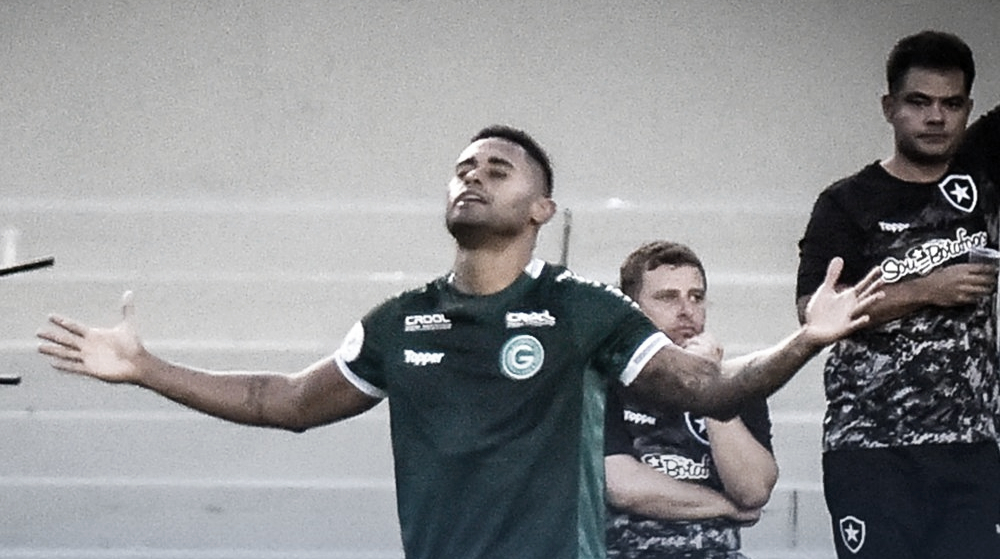 Kayke decide e Goiás bate Botafogo na reta final em Goiânia