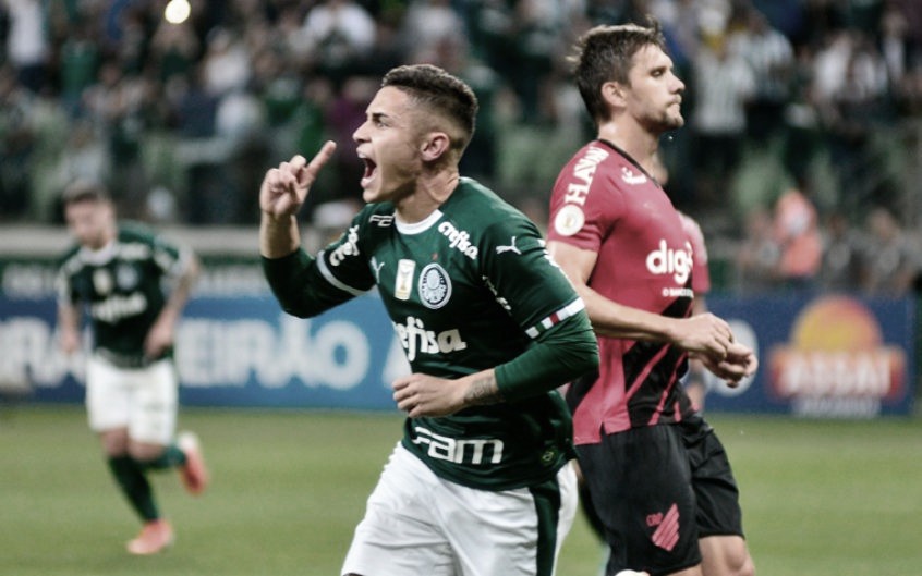 Em jogo brigado, Palmeiras derrota Athletico-PR no Allianz e se mantém invicto no Brasileirão