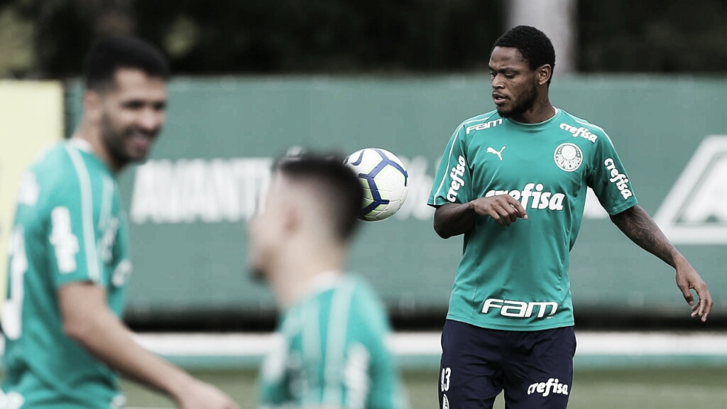 Luiz Adriano aparece no BID e está liberado para jogar pelo Palmeiras