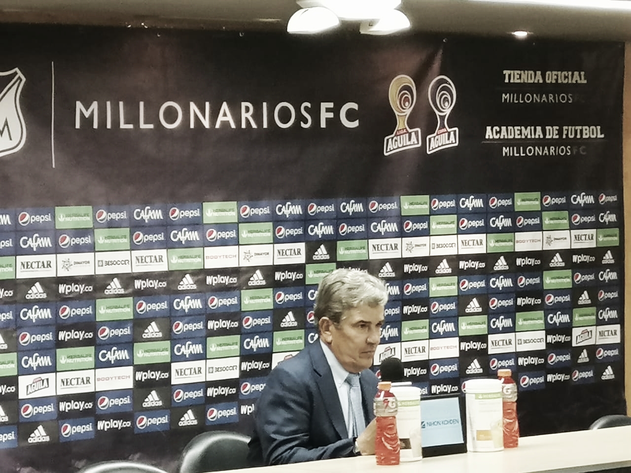 Jorge Luis Pinto:
“Caímos en la desesperación, ese no es el fútbol de nosotros, lo de esta noche
fue nefasto” Jorge Luis Pinto:
“Caímos en la desesperación, ese no es el fútbol de nosotros, lo de esta noche
fue nefasto”