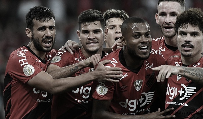 Marcelo Cirino sai do banco para dar vitória ao Athletico diante do CSA Marcelo Cirino sai do banco para dar vitória ao Athletico diante do CSA