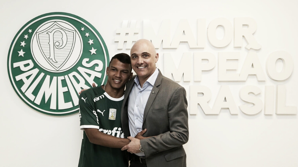 Palmeiras renova com Gabriel Verón, promessa da base, até
2024