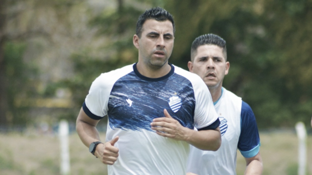 Novo auxiliar técnico do CSA, Maldonado posta: "Meu ano se inicia com gratidão" Novo auxiliar técnico do CSA, Maldonado posta: "Meu ano se inicia com gratidão"
