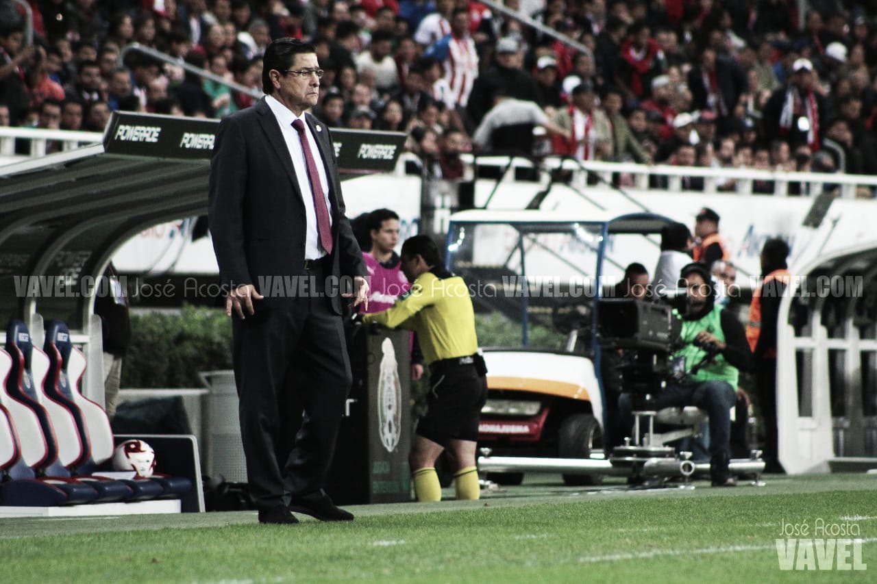 Luis Fernando Tena, precupado por la generación de gol de Chivas Luis Fernando Tena, precupado por la generación de gol de Chivas